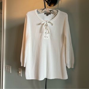 TOMMY BAHAMA
TIE CHUNKY KNIT SWEATER